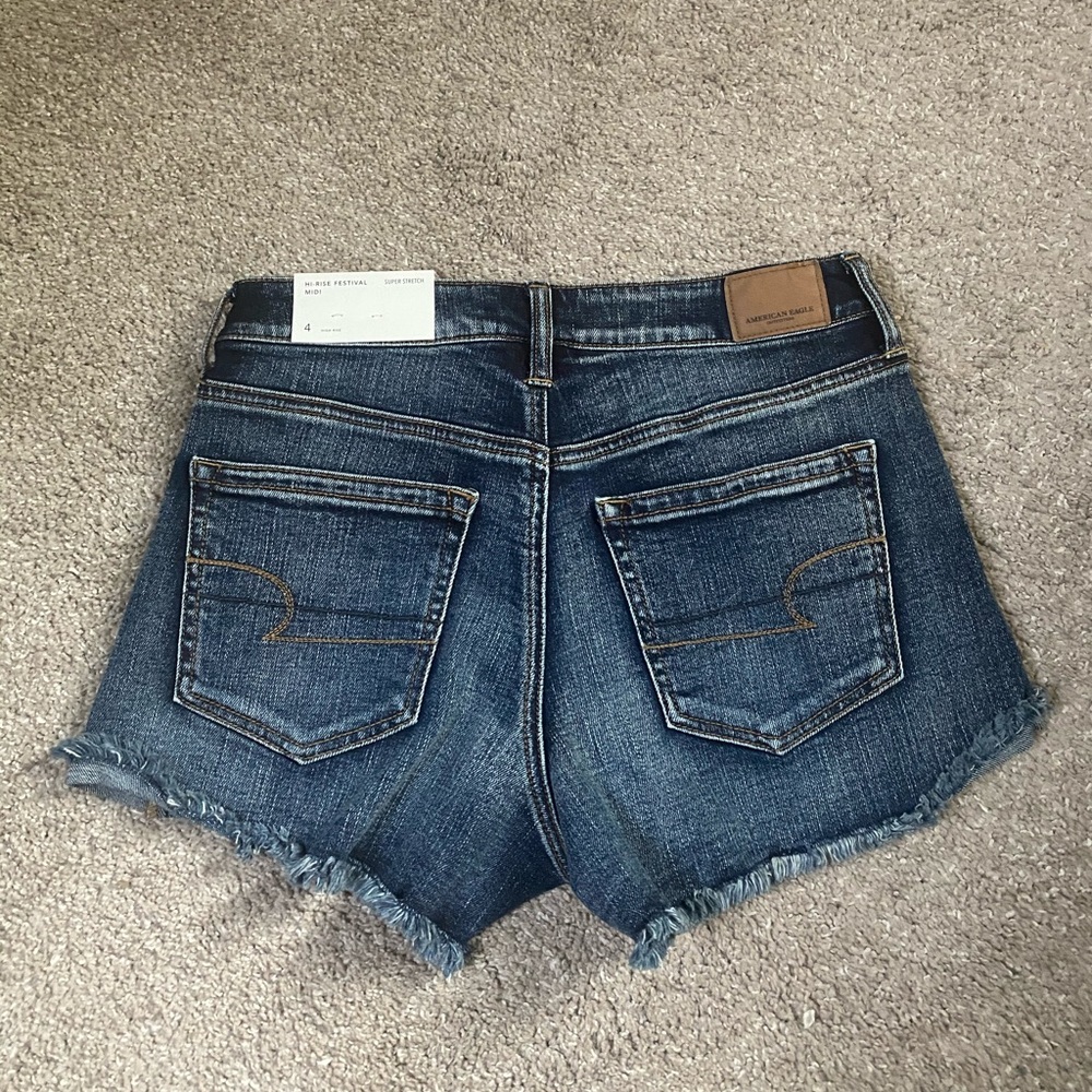 Hi-rise festival midi shorts. Super stretch.